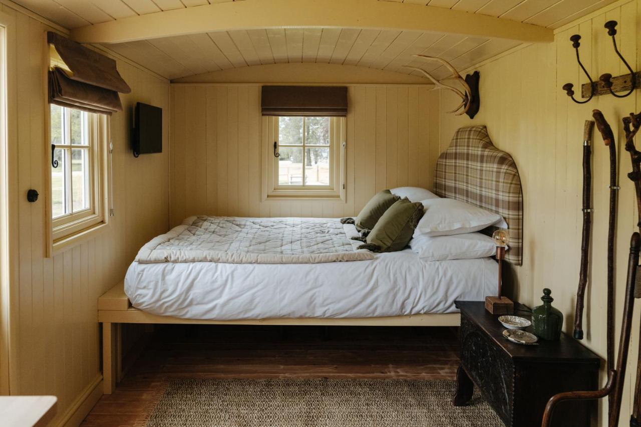 The Shepherds Huts & The Well Lodge At Ormesby Manor Ormesby Saint Michael Eksteriør bilde