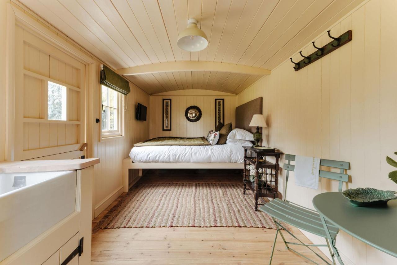 The Shepherds Huts & The Well Lodge At Ormesby Manor Ormesby Saint Michael Eksteriør bilde